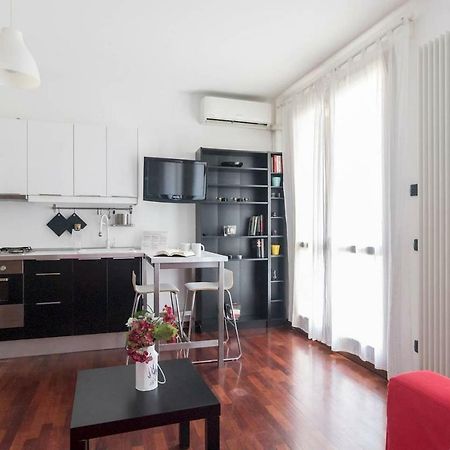 Italianway - Carrara 5 Apartment Milan Bagian luar foto