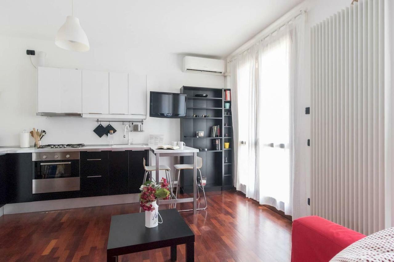 Italianway - Carrara 5 Apartment Milan Bagian luar foto