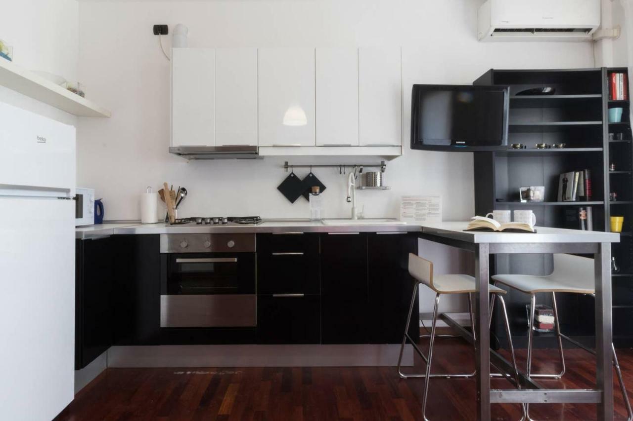 Italianway - Carrara 5 Apartment Milan Bagian luar foto