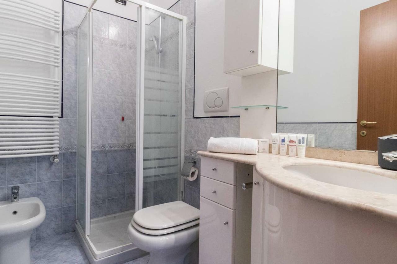 Italianway - Carrara 5 Apartment Milan Bagian luar foto
