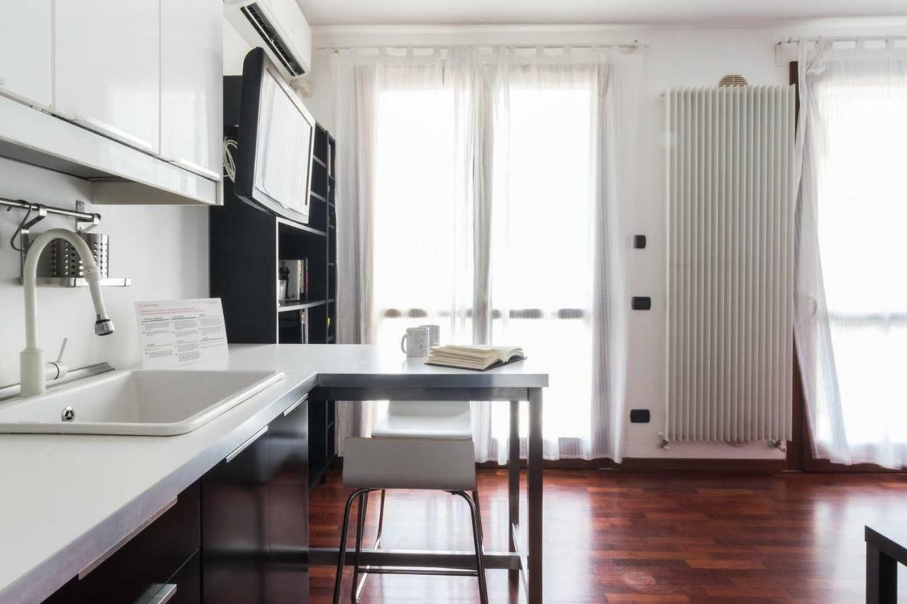 Italianway - Carrara 5 Apartment Milan Bagian luar foto